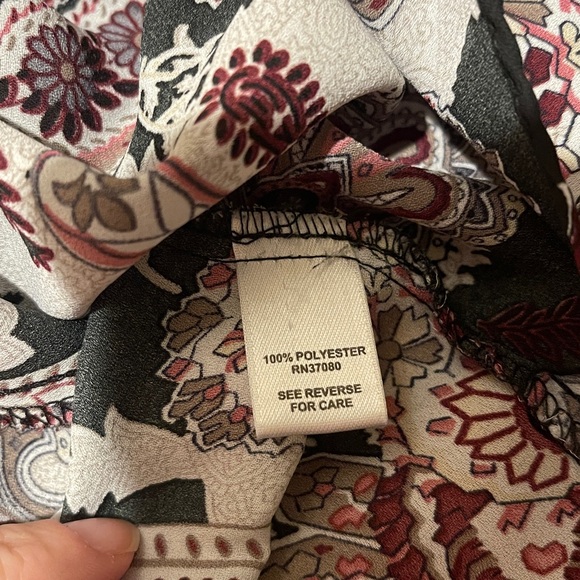 4/$20 Sale! Beautiful Tunic 🌺 - Picture 7 of 8